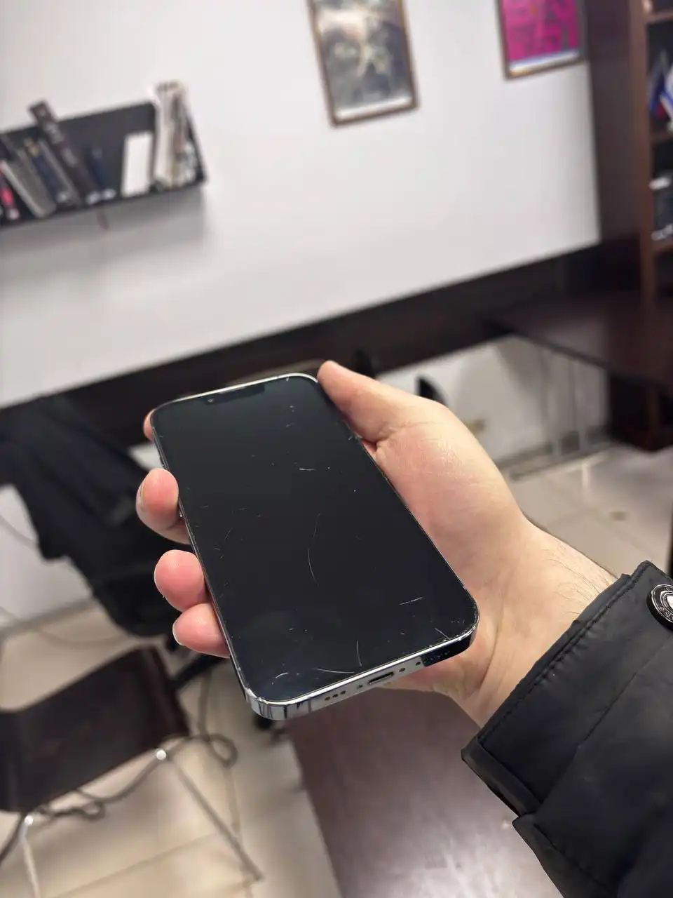 iPhone 13 Pro 128GB с царапинами на экране - Смартфоны (Электроника) в Москва