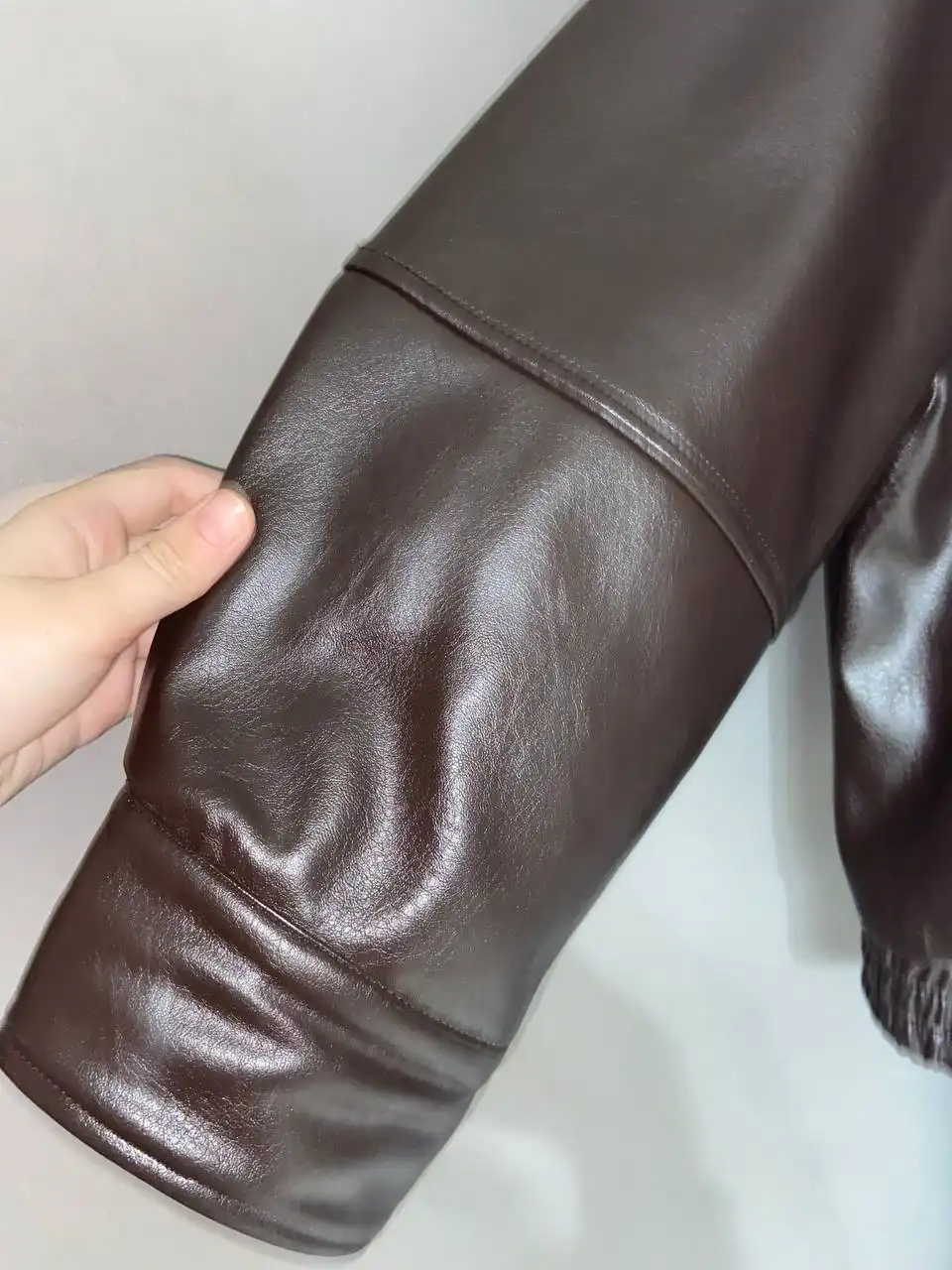 Кожаный бомбер оверсайз размер М - Верхняя одежда (Одежда) в Москва