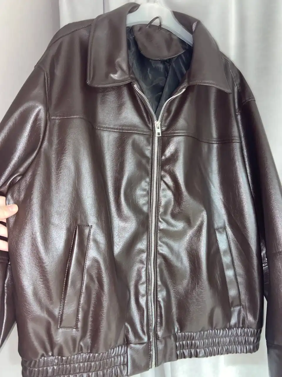 Кожаный бомбер оверсайз размер М - Верхняя одежда (Одежда) в Москва