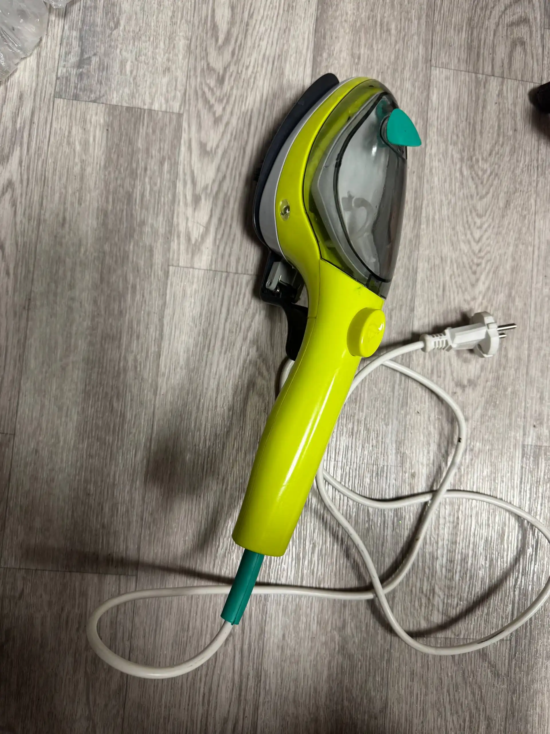 Ручной мини отпариватель (утюг) б/у - Электроника для дома (Барахолка) в Москва