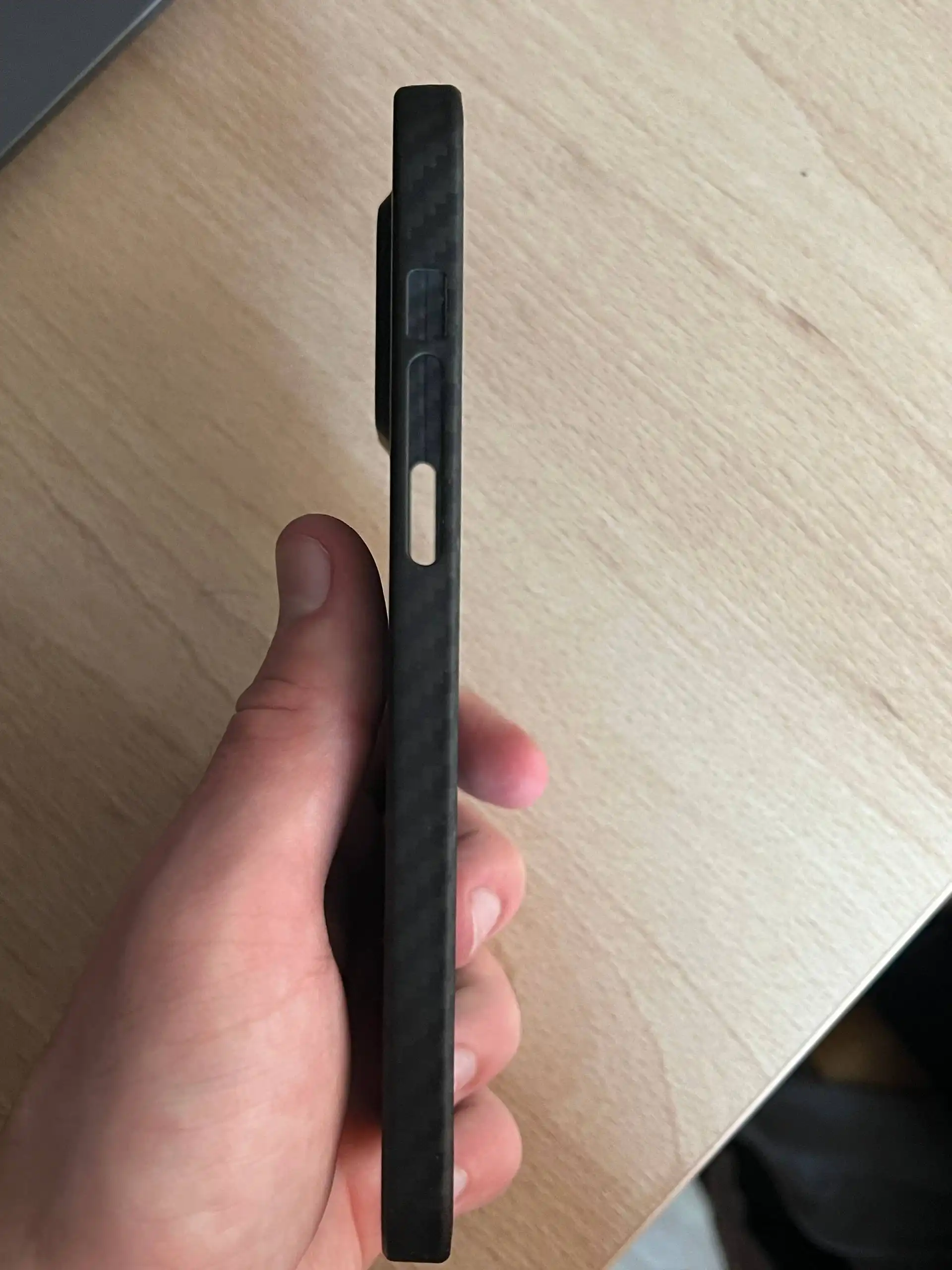 Продам карбон чехол на Iphone 13 Pro Max - Аксессуары для телефонов (Электроника) в Москва