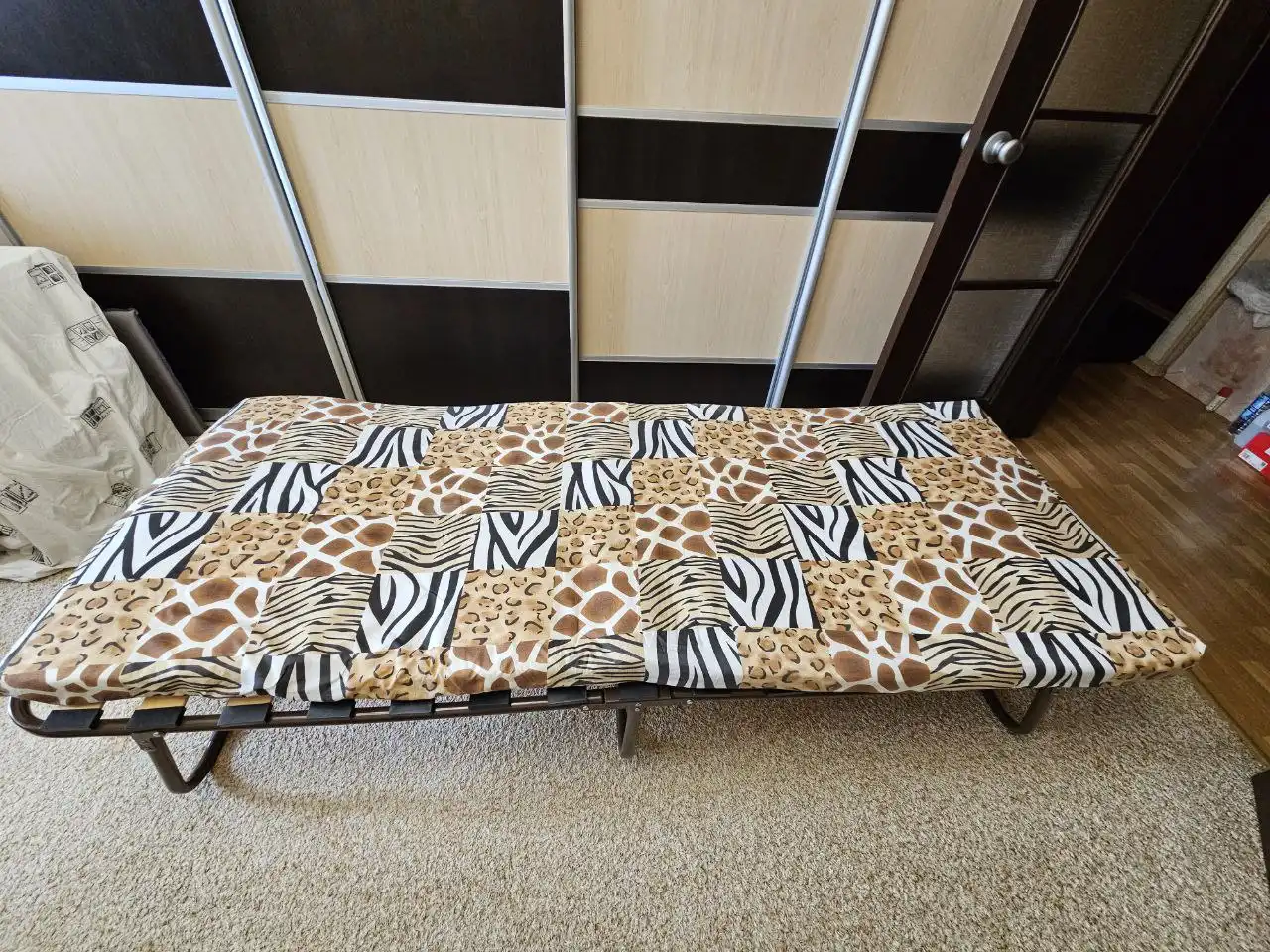 Продам б/у кровать-раскладушку на ламелях с повреждениями - Барахолка в Москва