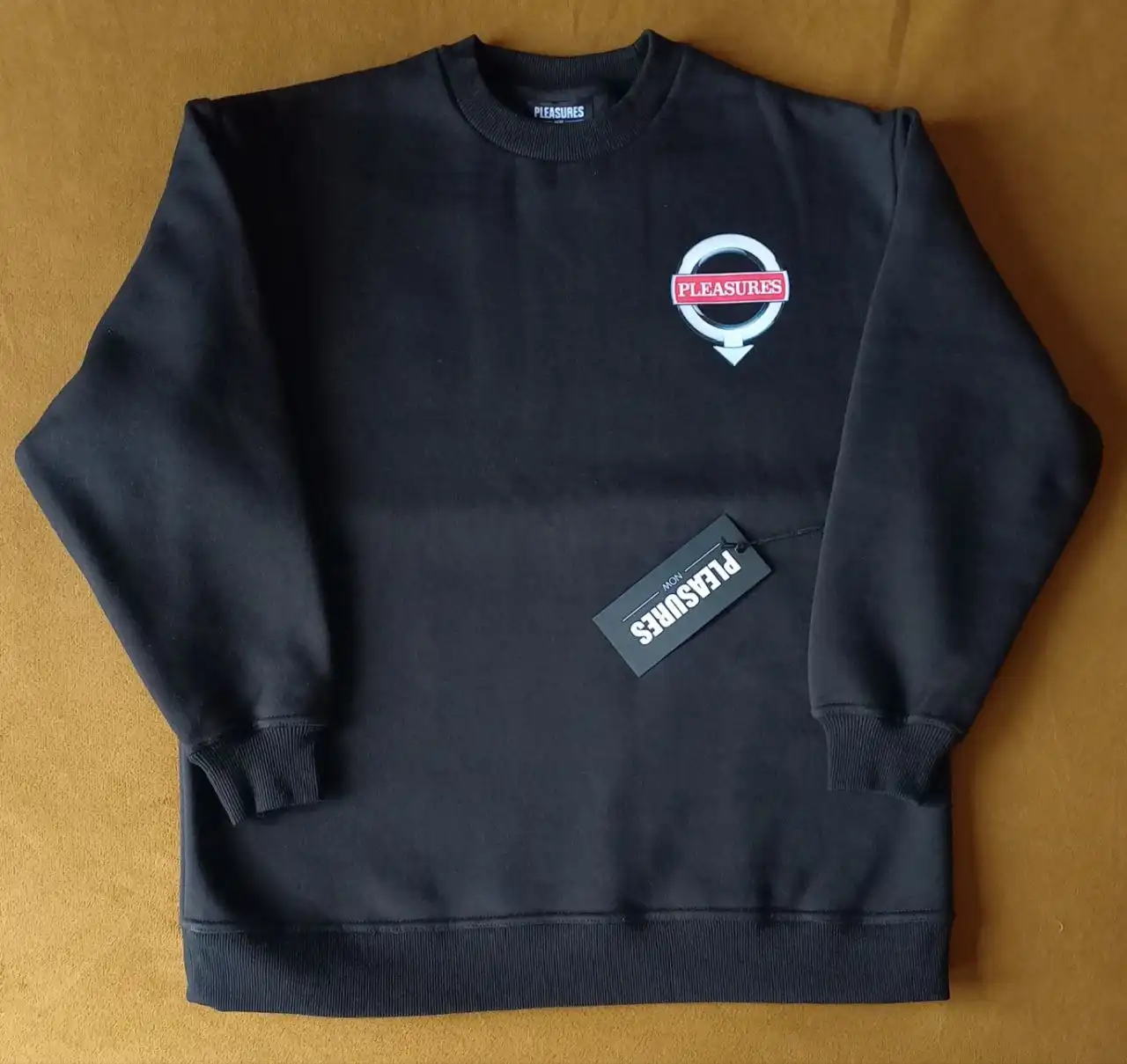 Толстовка Pleasures размер S (оригинал из Германии) - Толстовки/худи (Одежда) в Москва