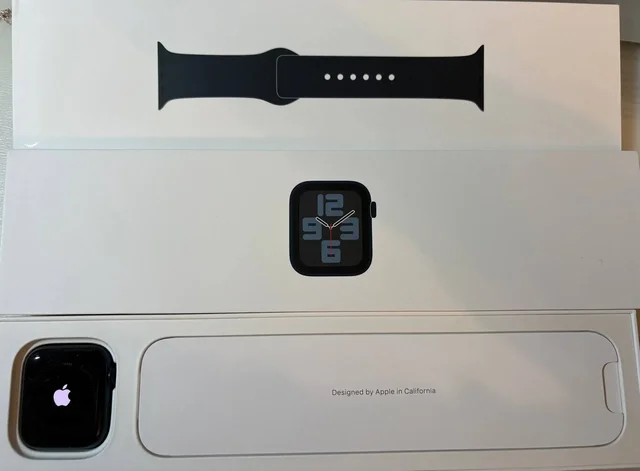 Apple Watch SE 2nd Gen 44mm с ремешком и коробкой - Компьютерные комплектующие и аксессуары в Москва