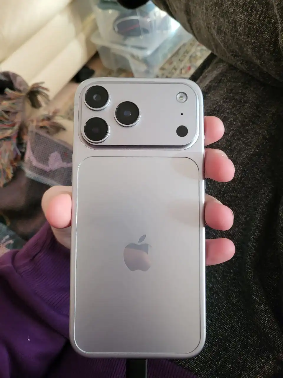 iPhone 17 pro max silver 1TB - Смартфоны (Электроника) в Москва