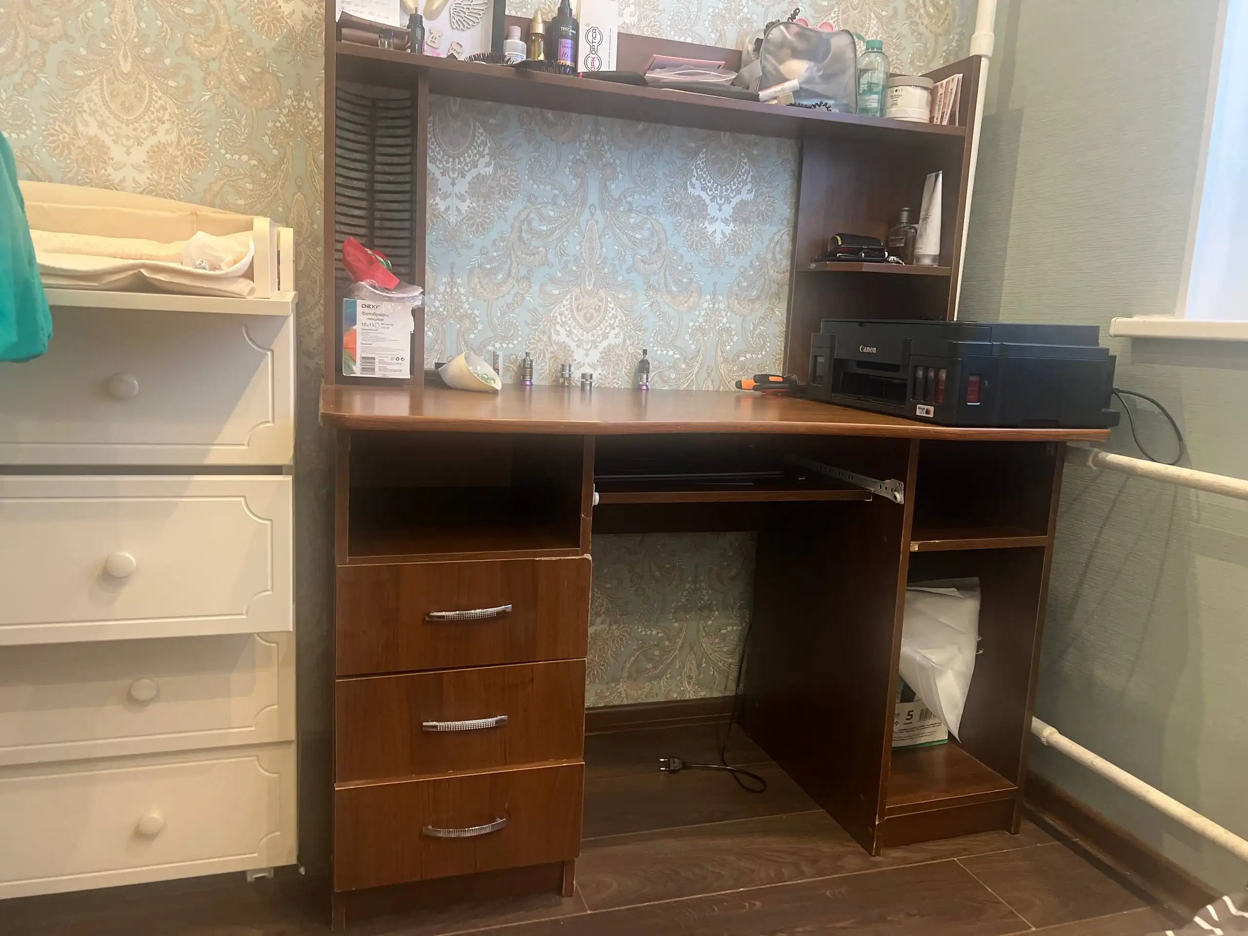 Бесплатные столы - Барахолка в Москва