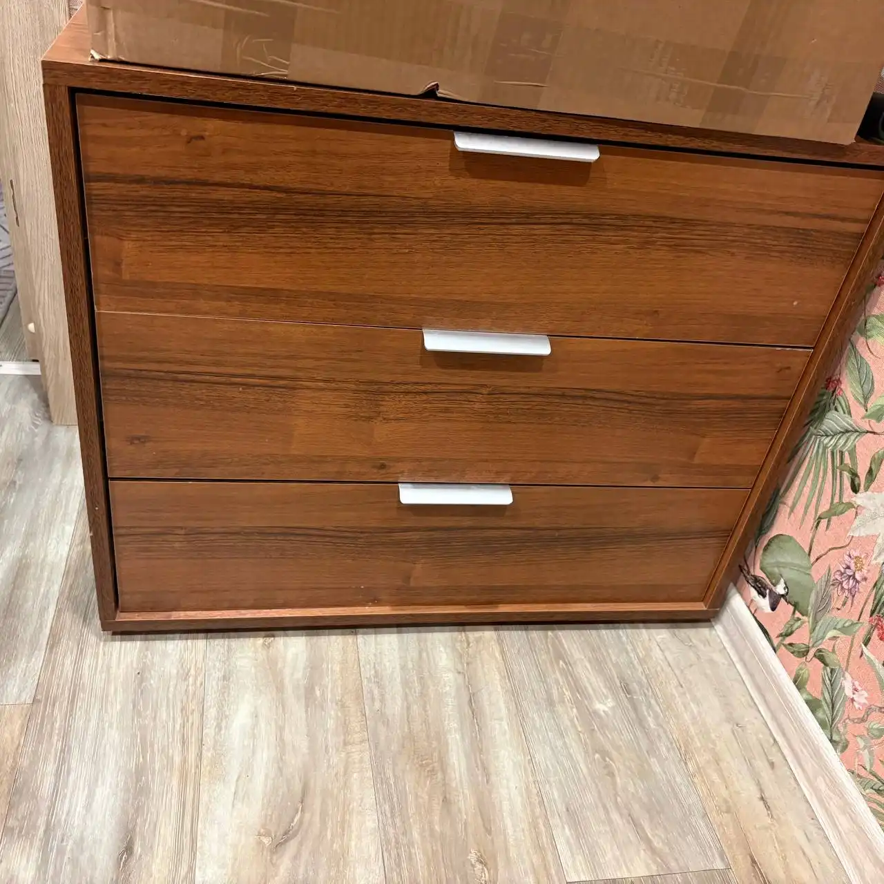 Комод с полками почти новый - Мебель (Барахолка) в Москва