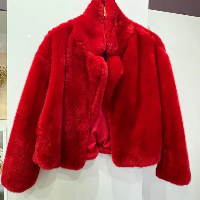 Шуба красная искусственная короткая новая - Брюки в Москва