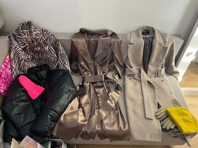 Верхняя одежда пакетом 40-42 - Брюки в Москва