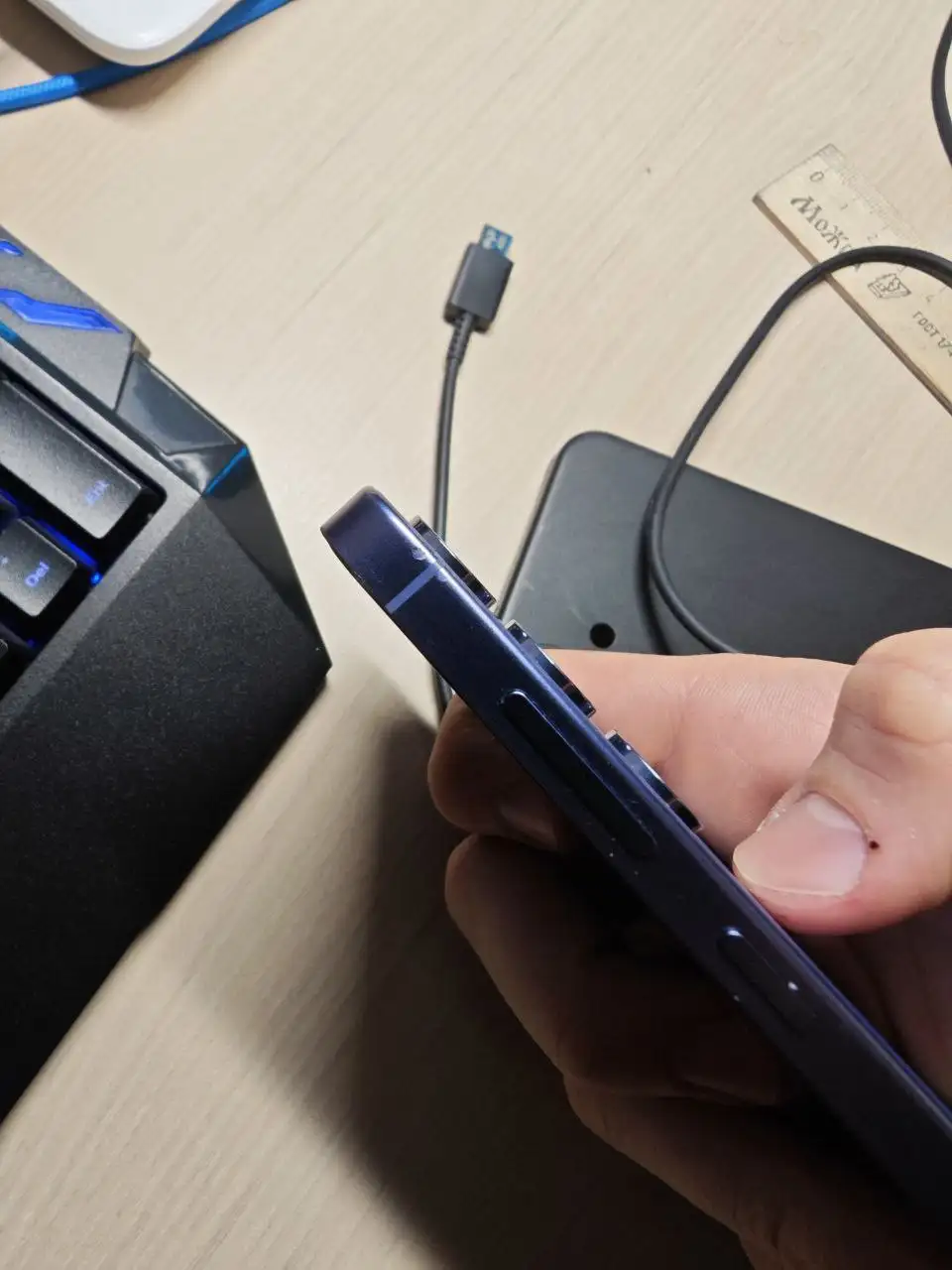 Продам Samsung Galaxy S24 - Смартфоны (Электроника) в Москва