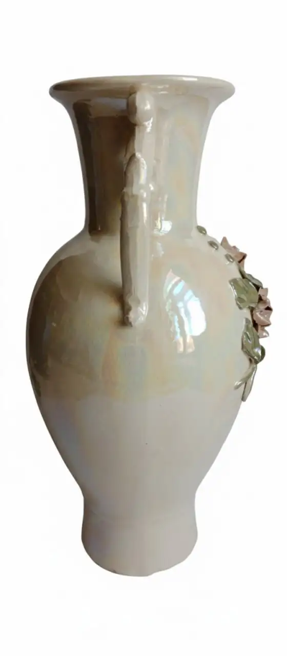 Интерьерная ваза из керамики с перламутровым напылением и лепкой роз - Интерьер (Для дома и дачи) в Нальчик