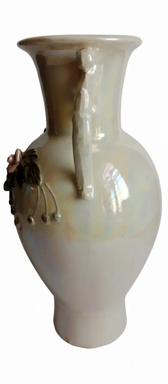 Интерьерная ваза из керамики с перламутровым напылением и лепкой роз - Интерьер (Для дома и дачи) в Нальчик