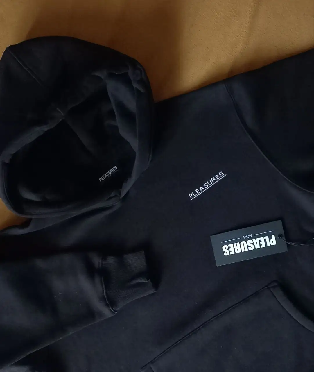 Продам худи Pleasures размер S - Худи (Одежда) в Москва