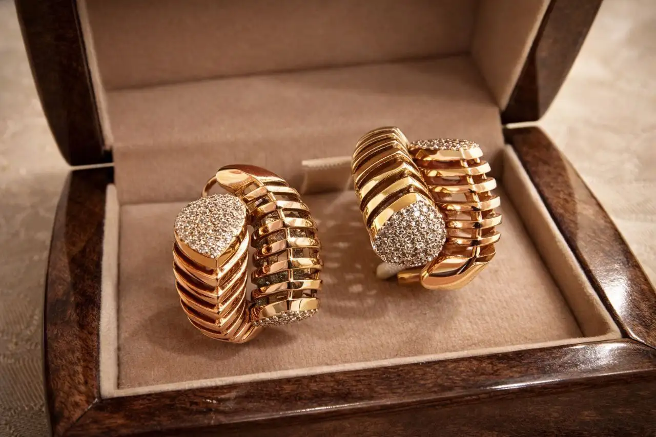 Золотые серьги с бриллиантами 585 пробы - Украшения (Барахолка) в Москва