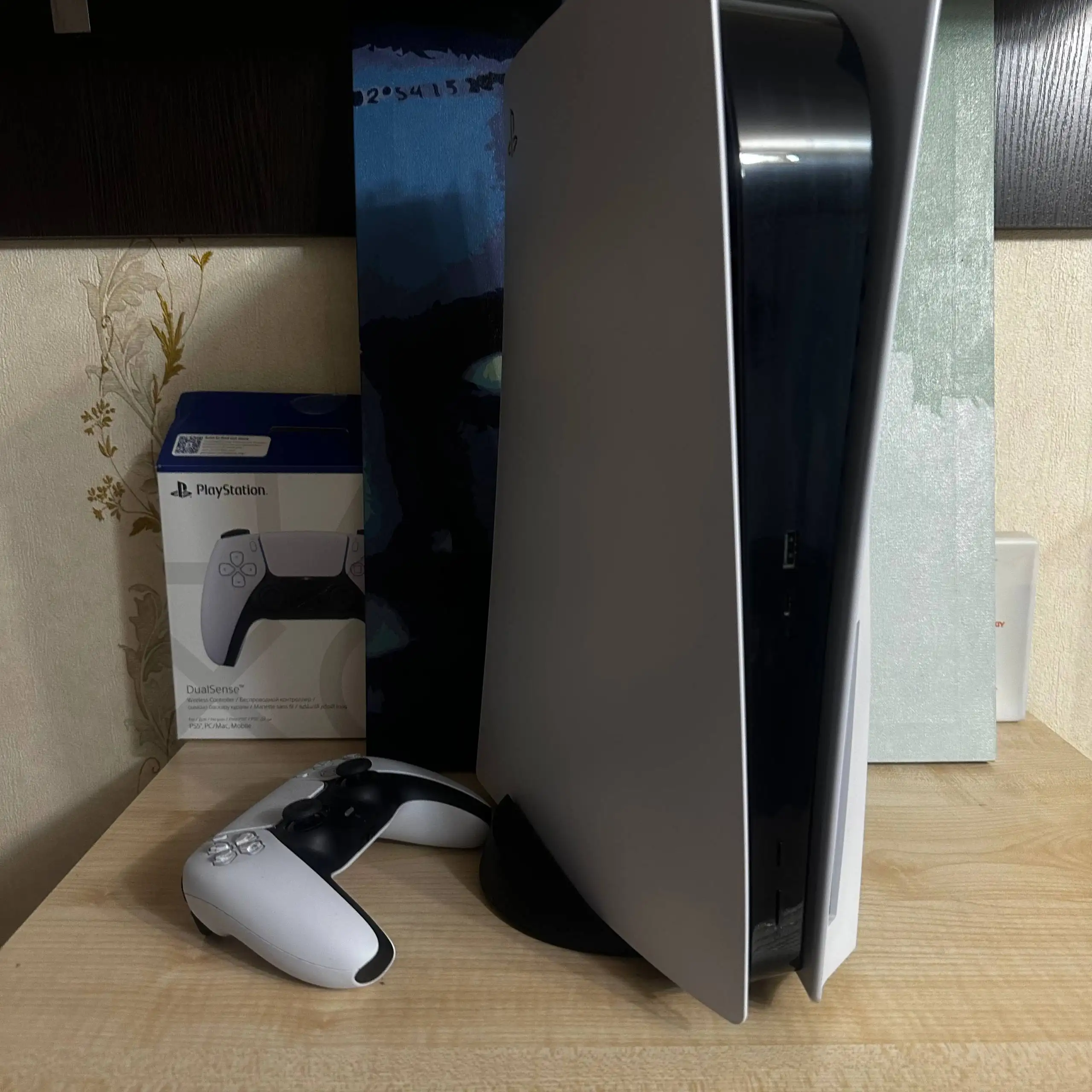 Продаю PlayStation 4 Pro (плойку) в идеальном состоянии - Игровые консоли (Электроника) в Москва