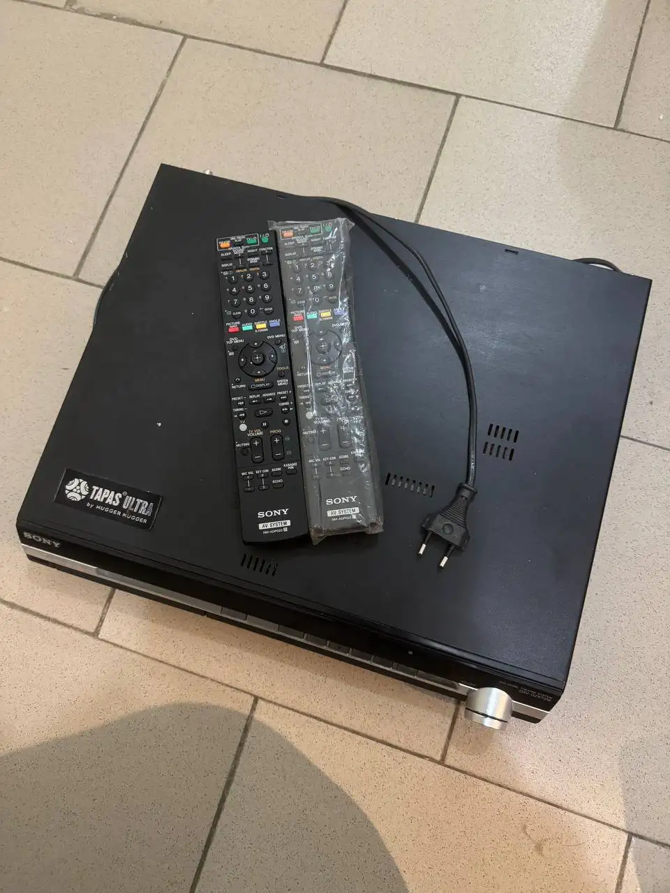 Продам магнитофон Sony с двумя пультами - Аудиотехника (Электроника) в Москва