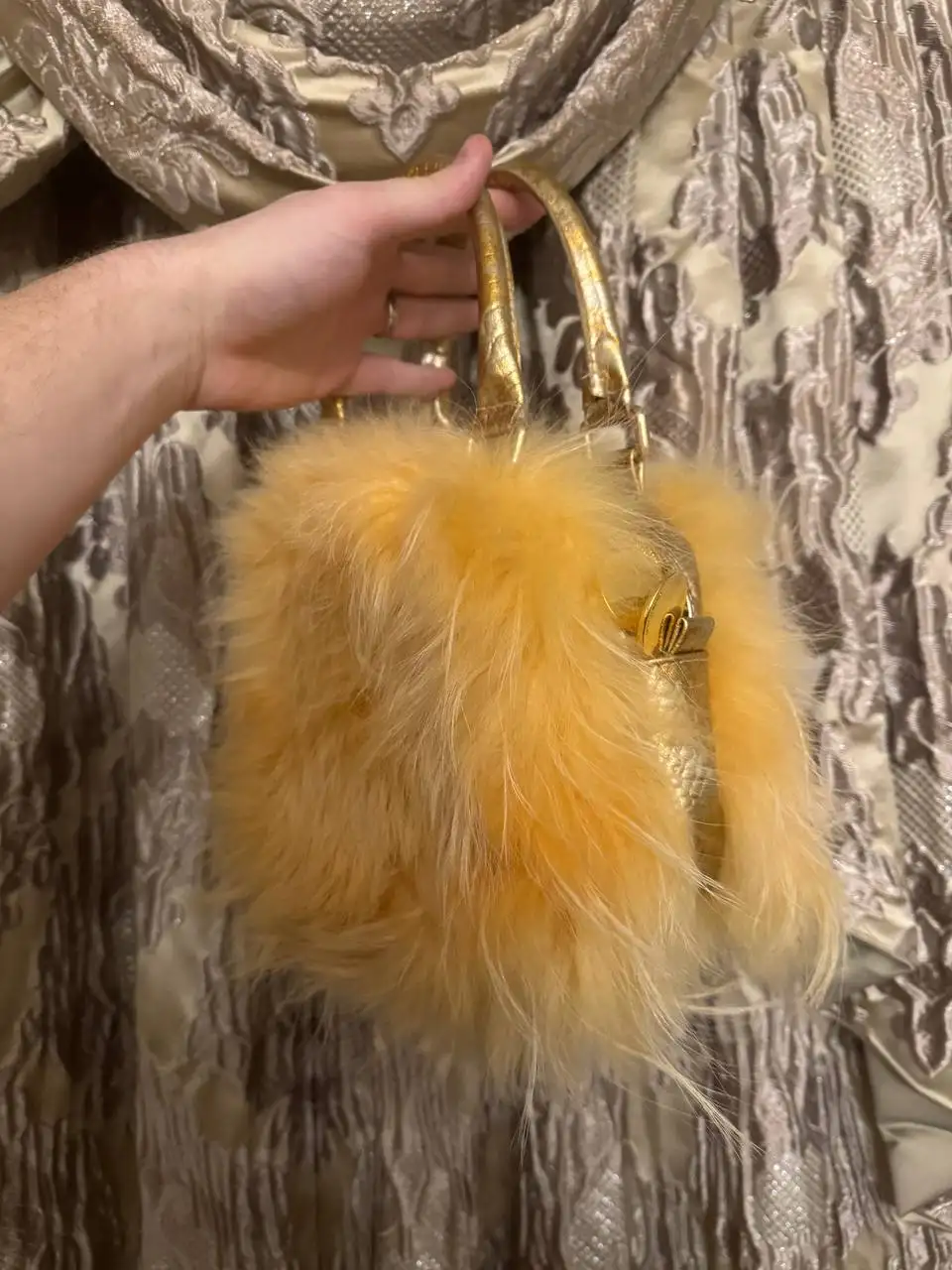 Продам сумку Vera Pellicia из натурального меха и кожи - Аксессуары (Барахолка) в Москва