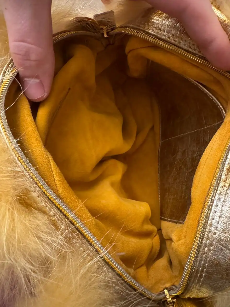 Продам сумку Vera Pellicia из натурального меха и кожи - Аксессуары (Барахолка) в Москва