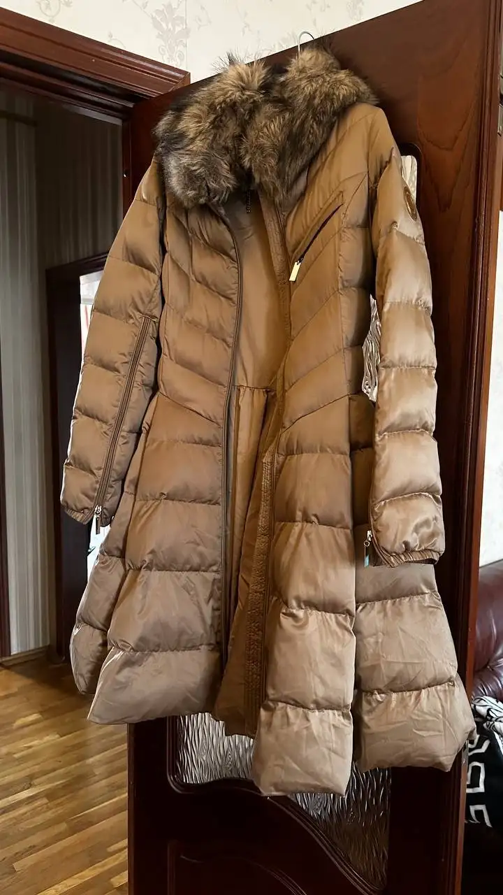 Пуховик Elisabetta Franchi Италия размер 42-44 - Верхняя одежда (Одежда) в Москва