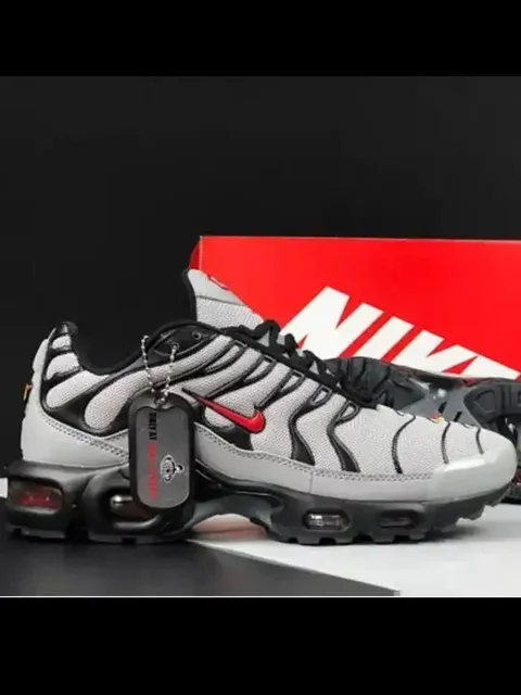 Кроссовки Nike TN новые - Спортивные костюмы в Москва