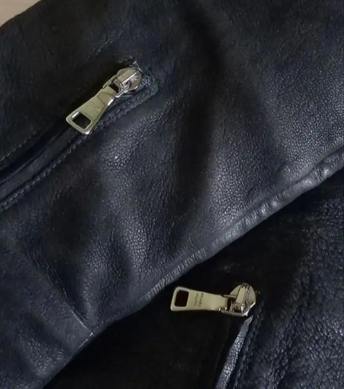 Продажа оригинальных кожаных сапог Prada 38 размер - Обувь (Одежда) в Москва