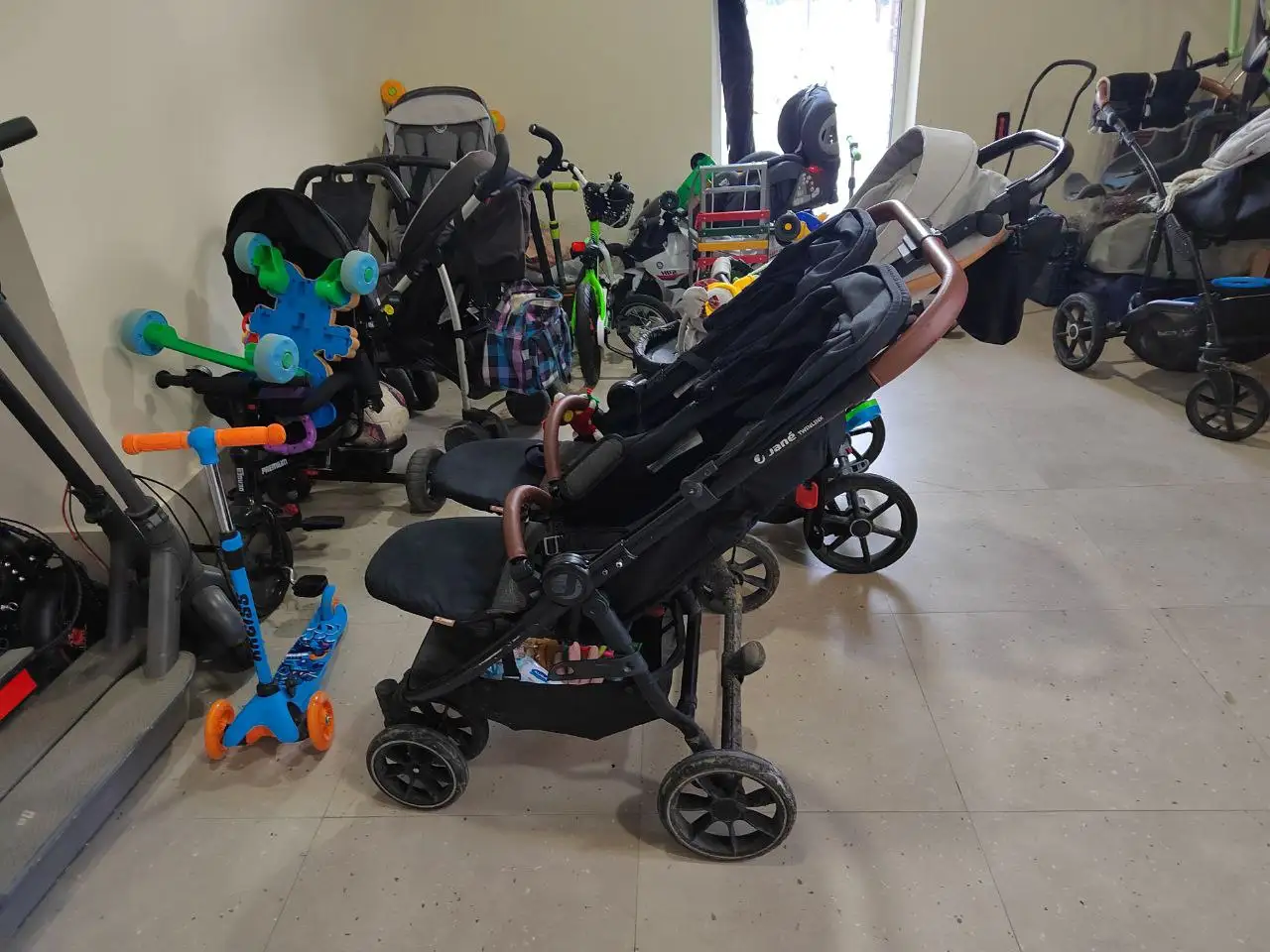 Продам коляску для двойни - Коляски (Товары для детей) в Москва