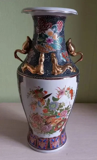 Продам китайскую фарфоровую вазу ручной работы - Антиквариат/Коллекции в Москва