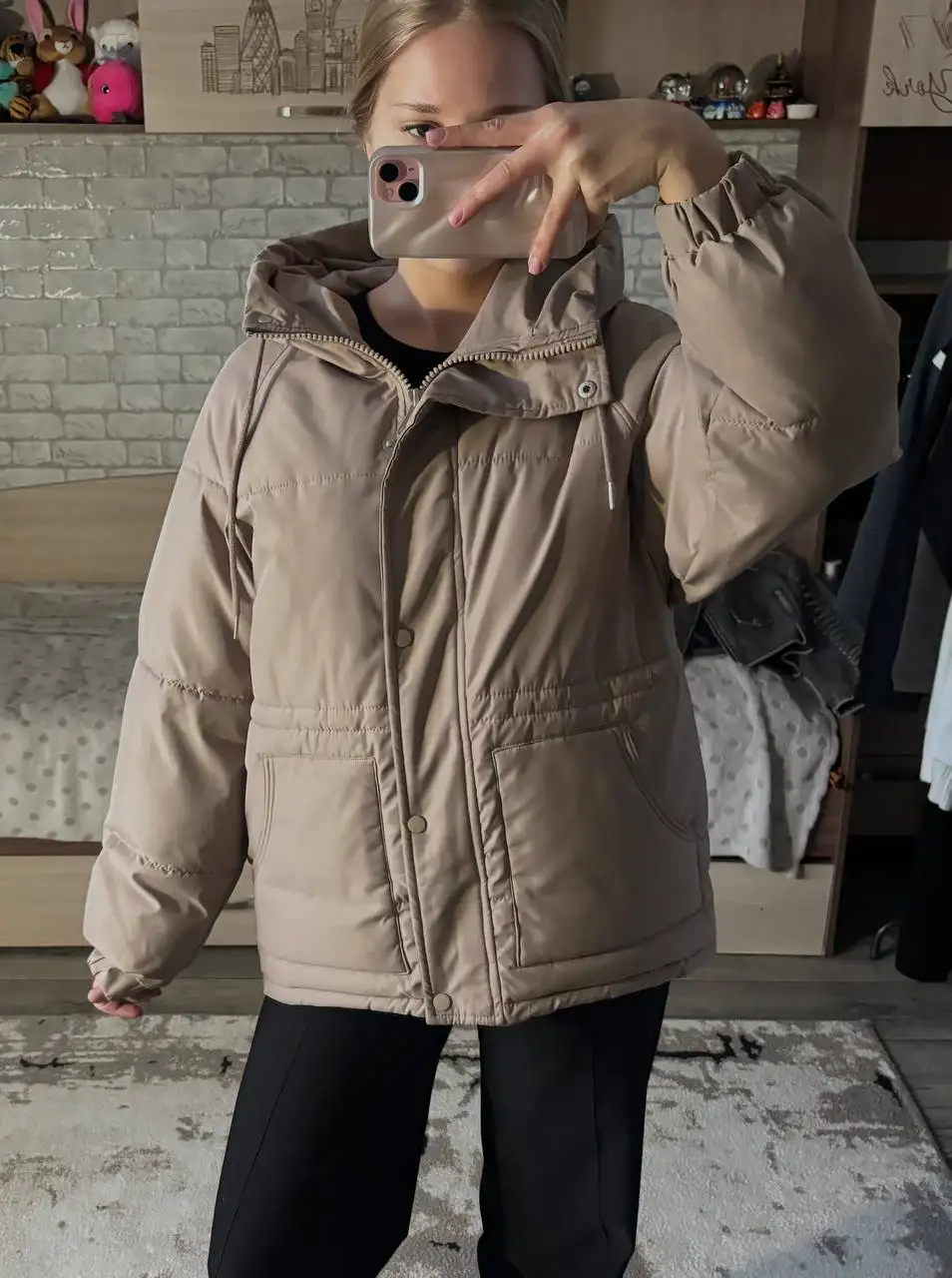 Продам женскую демисезонную куртку - Верхняя одежда (Одежда) в Москва
