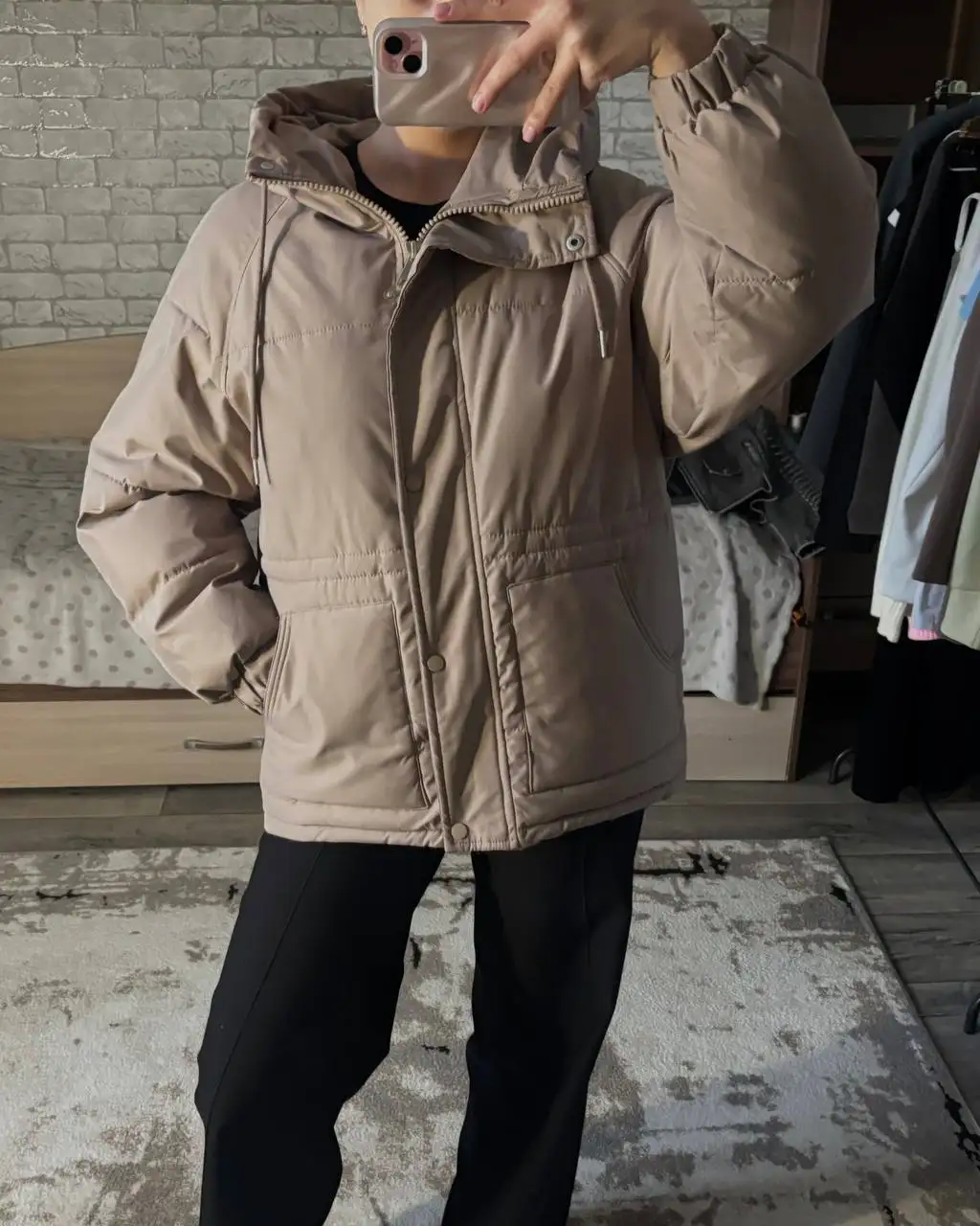 Продам женскую демисезонную куртку - Верхняя одежда (Одежда) в Москва