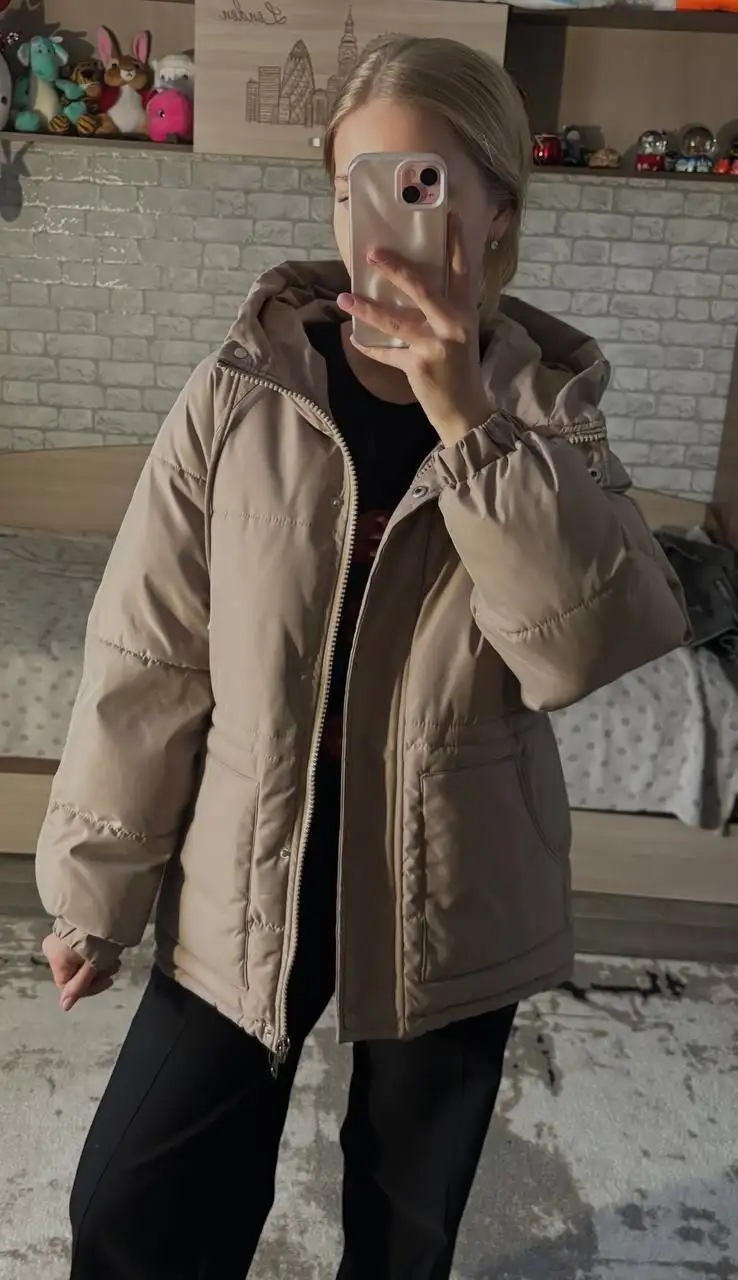 Продам женскую демисезонную куртку - Верхняя одежда (Одежда) в Москва