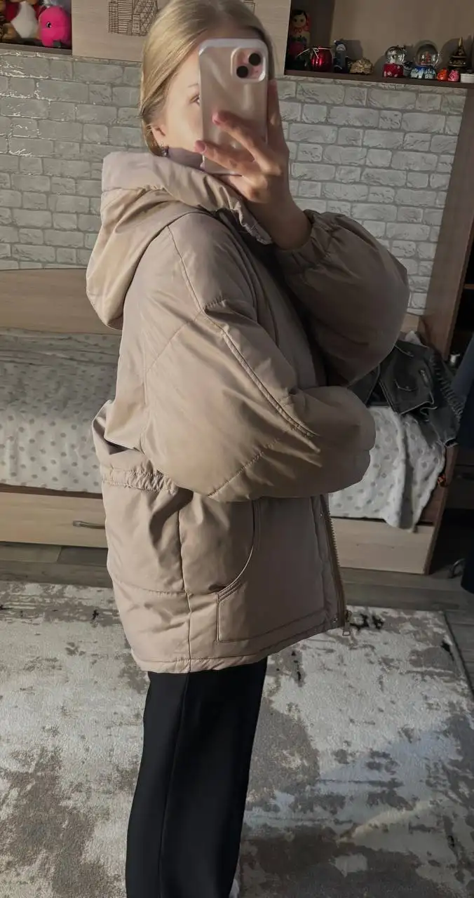 Продам женскую демисезонную куртку - Верхняя одежда (Одежда) в Москва