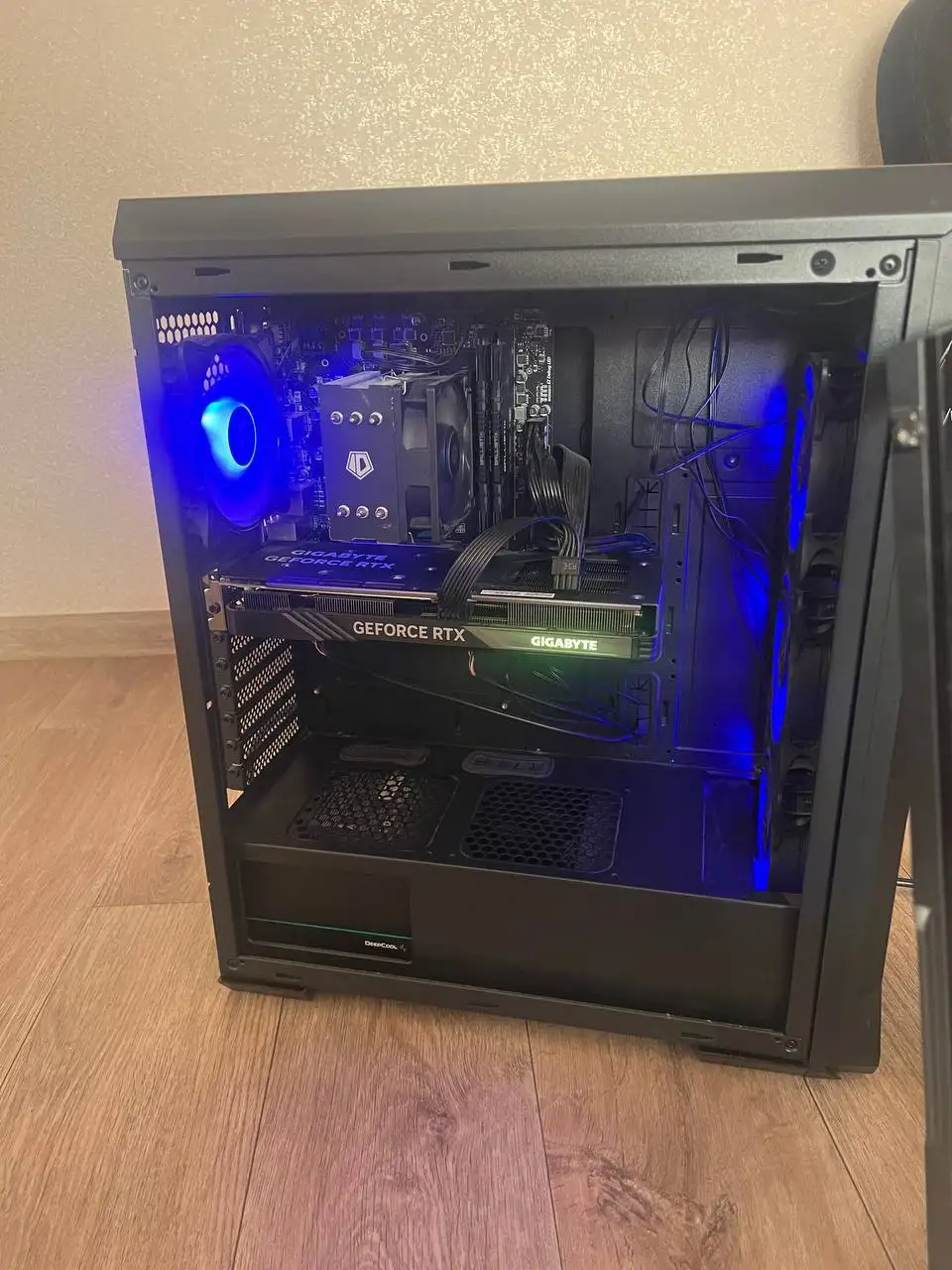Продам игровой компьютер с RTX4060 и полным игровым сетом - Компьютеры и комплектующие (Электроника) в Москва