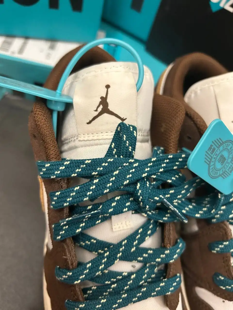 Кроссовки NIKE AIR JORDAN 1 LOW SE GS CACAO WOW - Обувь (Одежда) в Москва