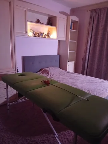 Продается массажный стол - Часы в Москва