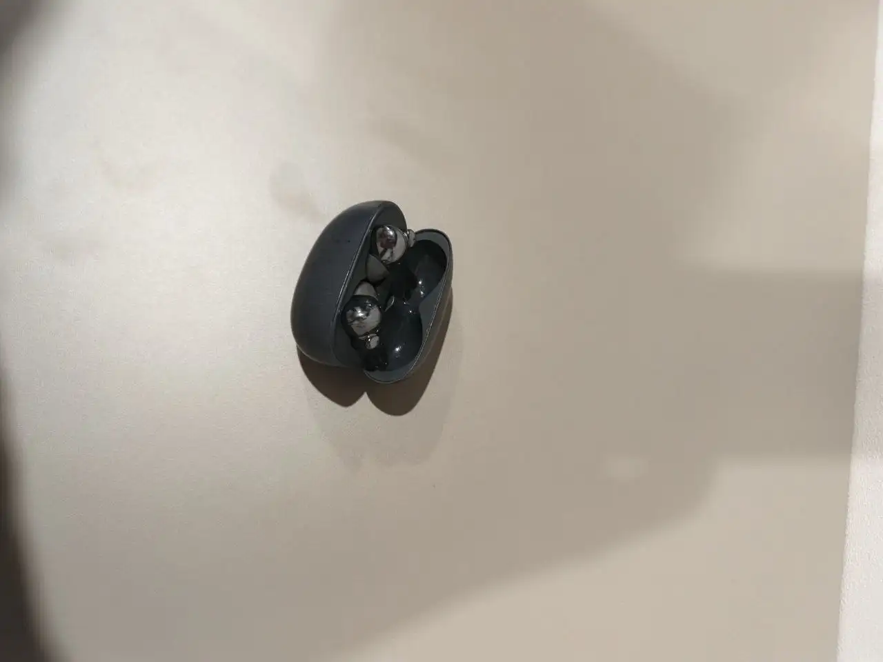 Наушники-затычки б/у - Аудиотехника (Электроника) в Москва