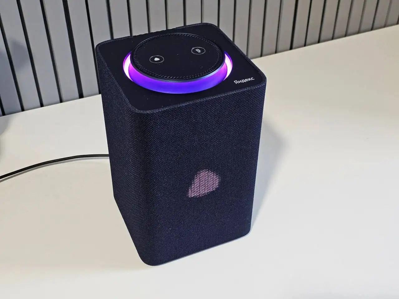 Яндекс станция Алиса в идеальном состоянии - Умная колонка (Электроника) в Москва