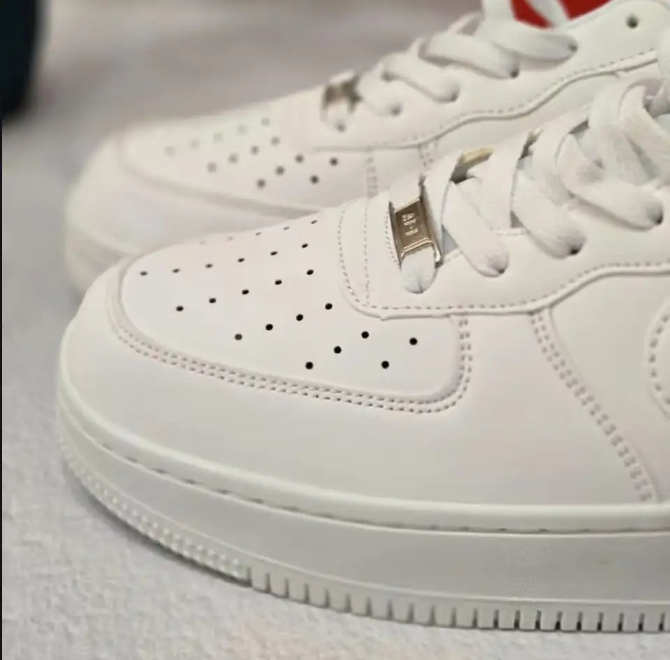 Кроссовки NIKE AIR FORCE оригинального качества - Обувь (Одежда) в Москва