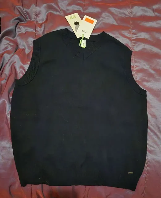 Продажа жилеток разных брендов - Верхняя одежда в Москва