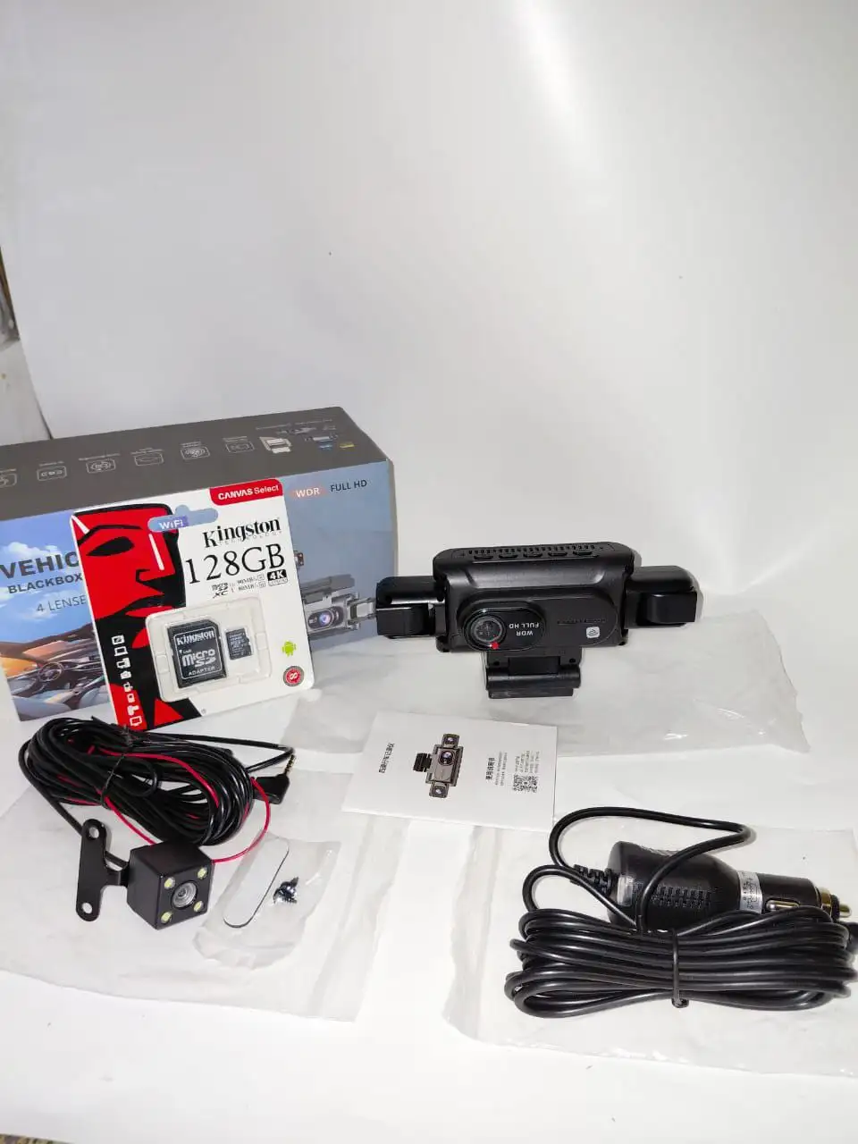 Автомобильный видеорегистратор с 4 объективами и функцией Wi-Fi - Автомобильная электроника (Электроника) в Москва