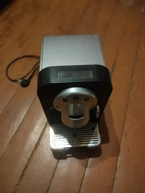 Кофемашина б/у без бака для воды - Техника для кухни в Москва