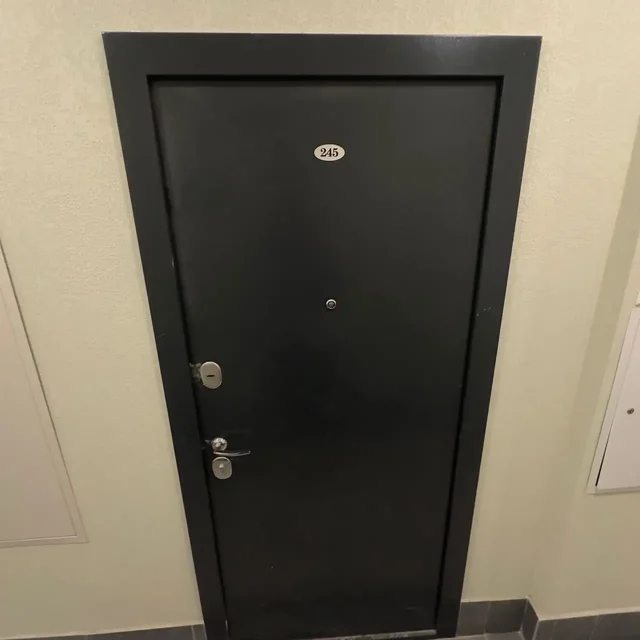 Продам входную дверь в отличном состоянии - частное объявление в Москва