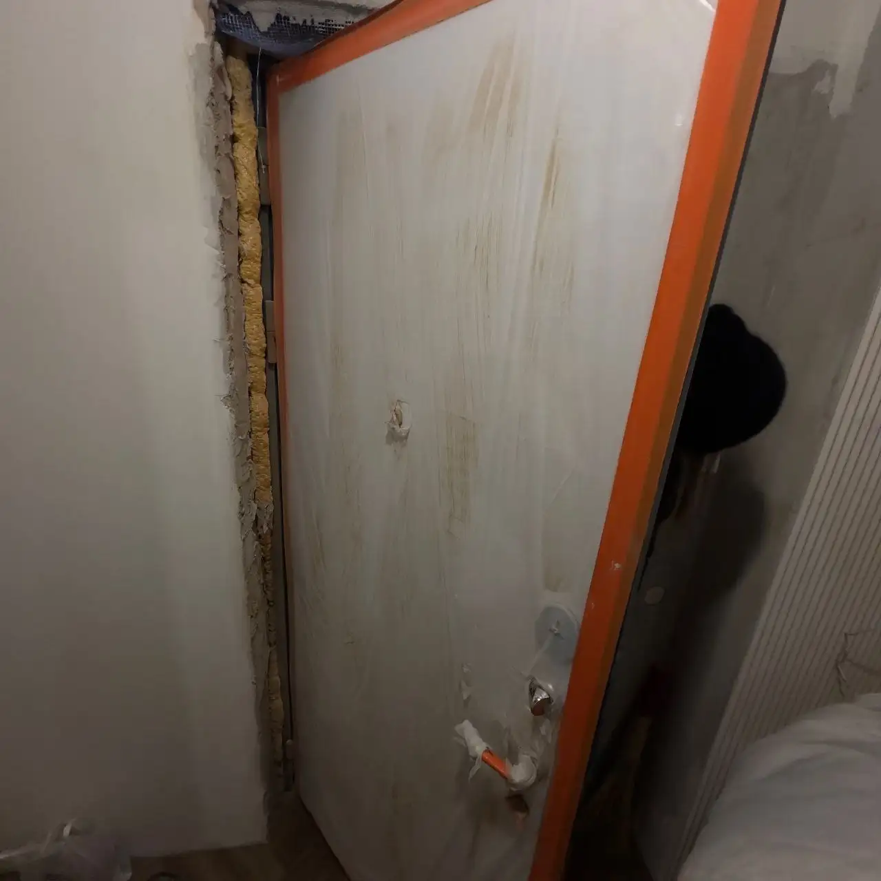 Продам входную дверь в отличном состоянии - Двери (Барахолка) в Москва