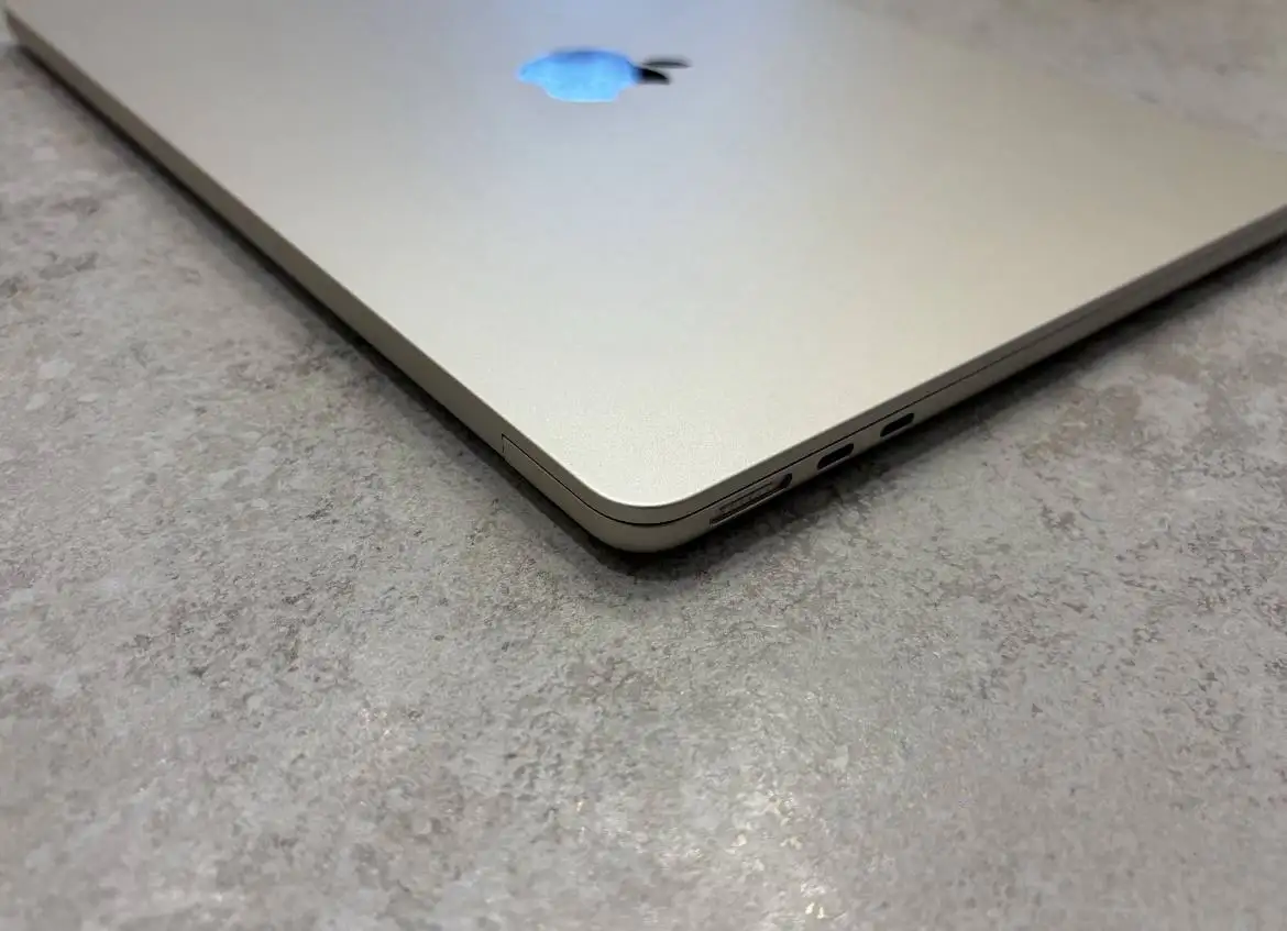 Продам Macbook Air M4 16/256 silver - Ноутбуки (Электроника) в Москва