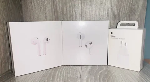 Продажа адаптеров Apple 20W и AirPods 2/3 - Аудиотехника в Екатеринбург