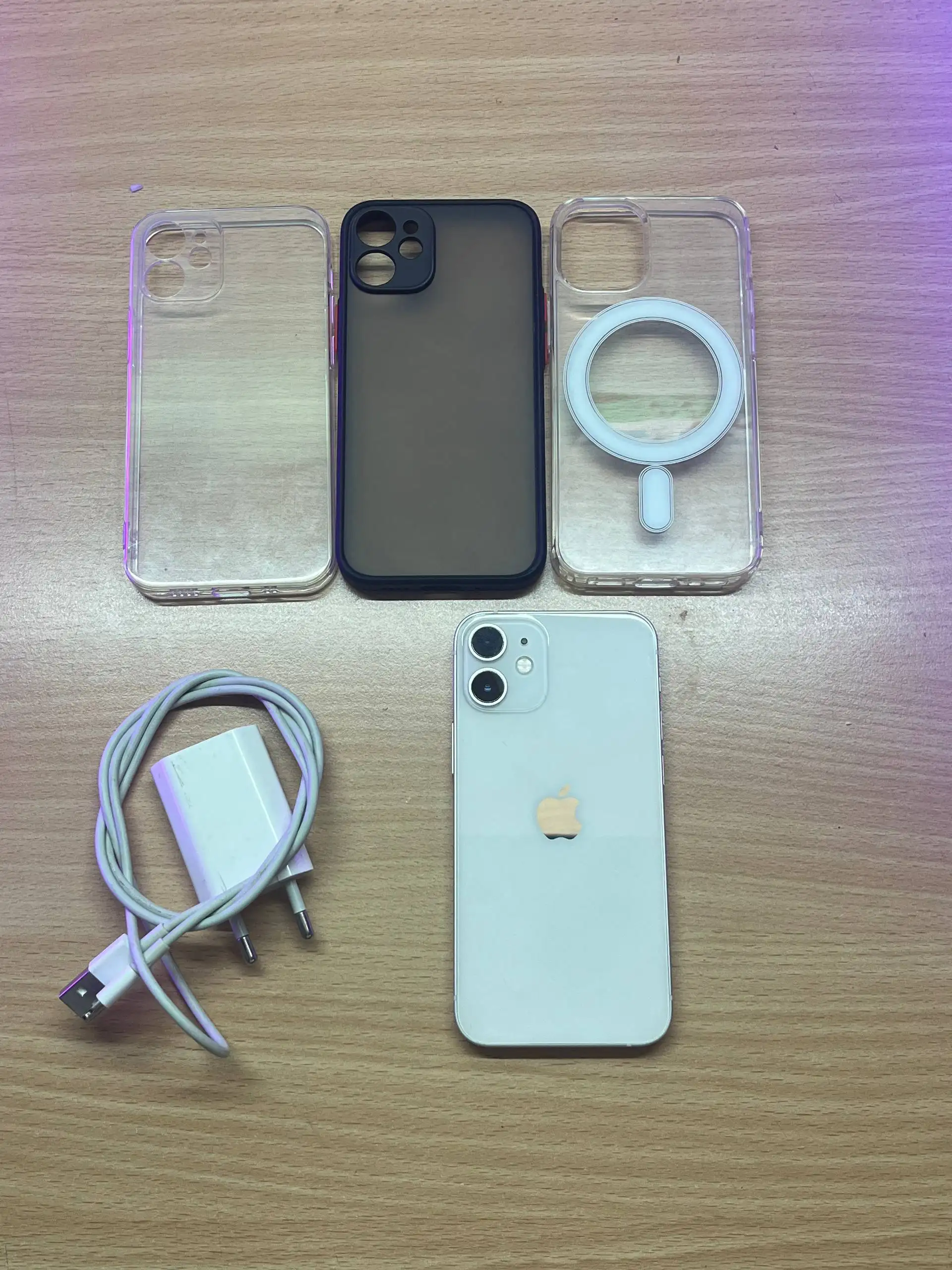Продажа iPhone 12 mini и iPhone 13 mini - Смартфоны (Электроника) в Москва