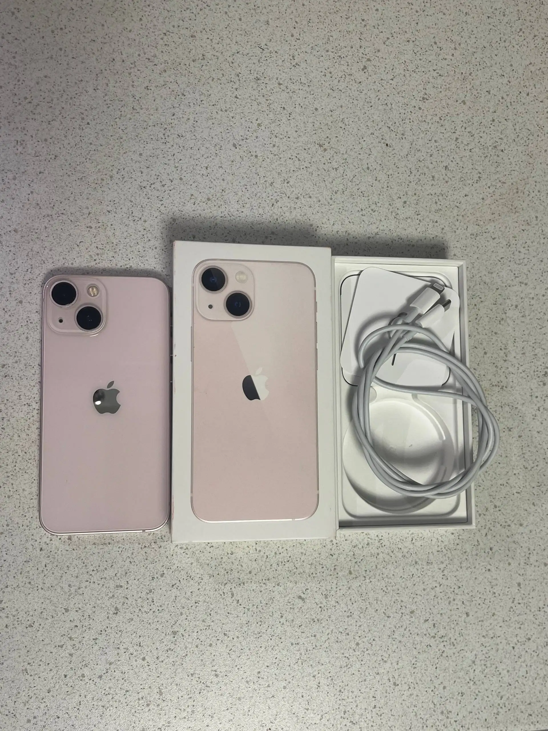 Продажа iPhone 12 mini и iPhone 13 mini - Смартфоны (Электроника) в Москва