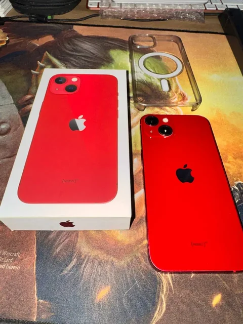 iPhone 13 в идеальном состоянии - Игровые аккаунты в Москва