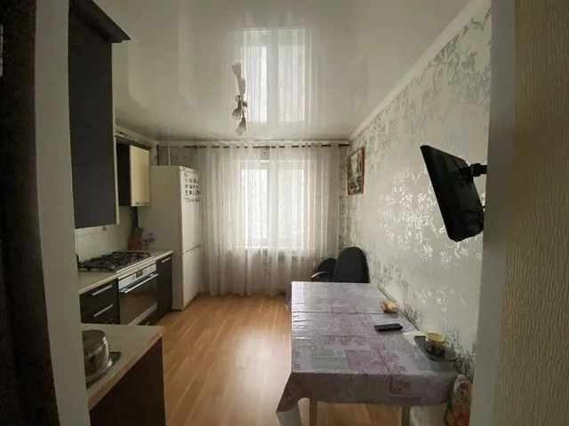 Срочно сдается 2 комнатная у метро Калужская - Парковка/гараж в Москва