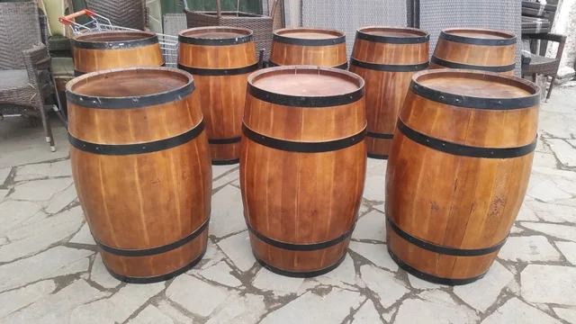 Продажа сундуков и декоративных бочек из массива дерева - Сумки и аксессуары в Москва