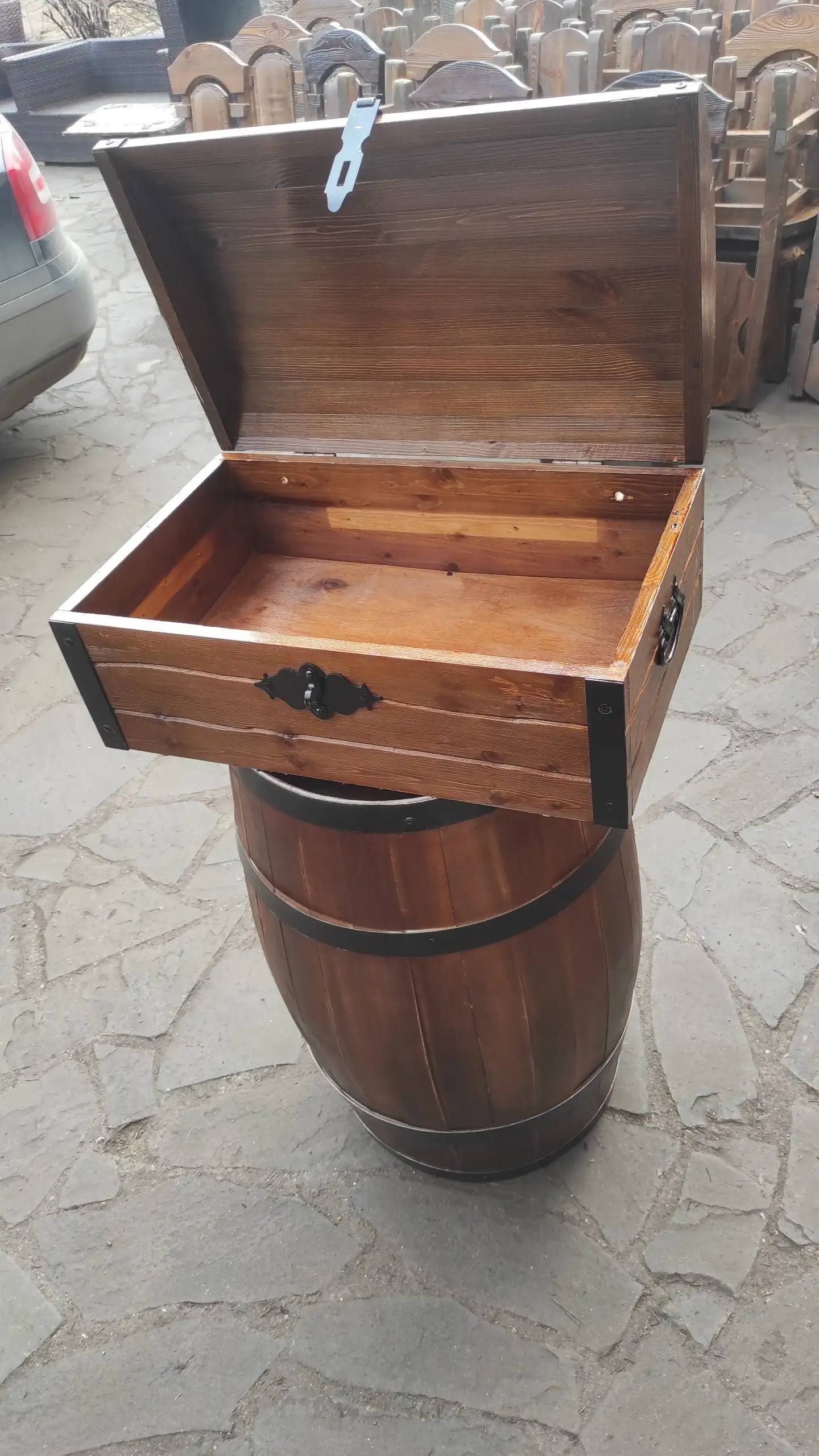 Продажа сундуков и декоративных бочек из массива дерева - Мебель (Барахолка) в Москва